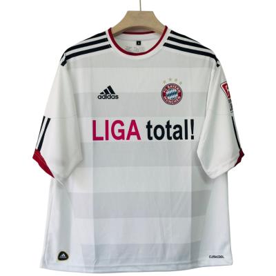 Bayern Munich 2010-11 Away Kit Kroos
