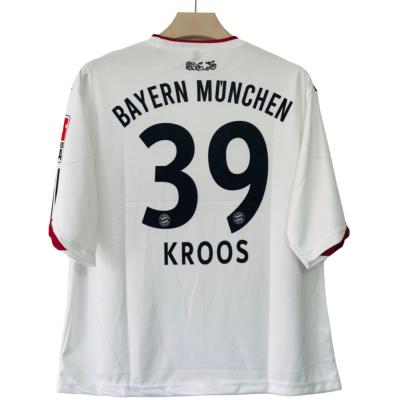 Bayern Munich 2010-11 Away Kit Kroos